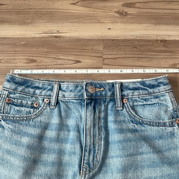 American Eagle Super Hi-rise Jean Mini Skirt Size 2 (26) Rigid denim Raw hem NWT - Picture 9 of 13